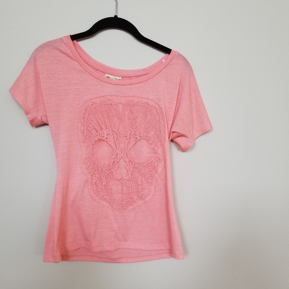 Pretty Rebellious Peach Top with Lace Skull Medium